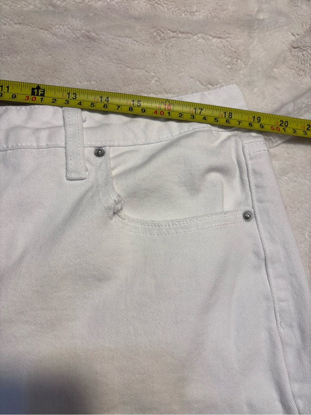 Time and Tru Denim Shorts Size 20 White Button-Front Jean Shorts Cotton Stretch - Picture 8 of 9